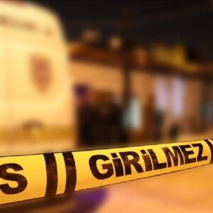 bodrumda feci olum cop konteynerine carpip can verdi QrfADkLe