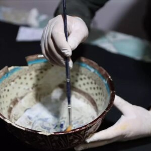 harranda 9 asirlik seramik kabi bulundu 2dAxrUGI