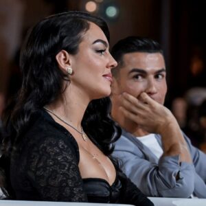 sonunda oldu cristiano ronaldo ile georgina rodriguez nisanlandi yuzugun degeri agizlari acik birakti b5qKHtsF