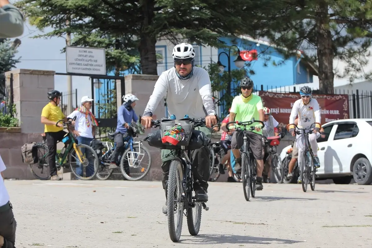 ertugrul ocagi bisiklet yolculugu baslatti XhqgG382