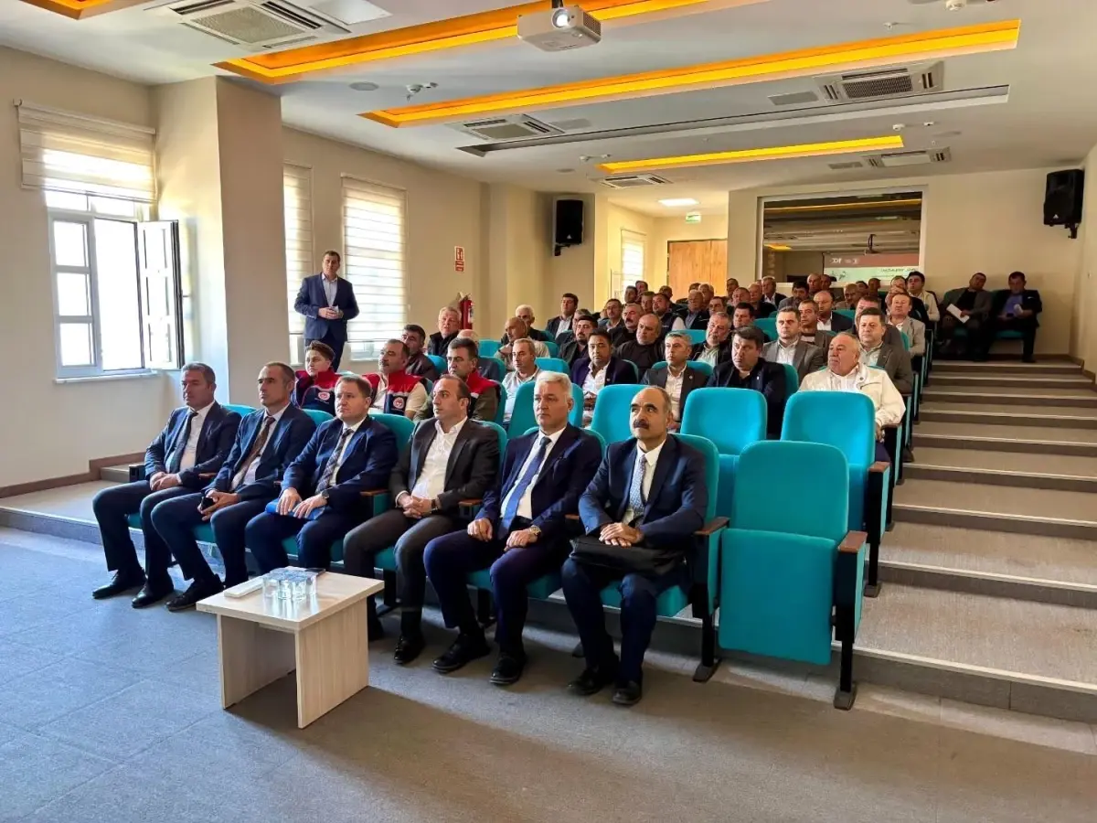 tarim sayimi icin bilgilendirme toplantisi duzenlendi 1a1vLsWc.jpg