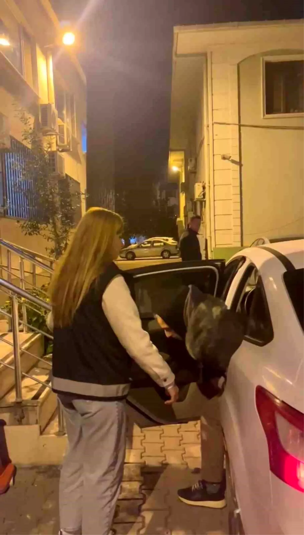 bursada kadin isletmeci musterilerin kimlik bilgileriyle kredi cekti XzhvySXq.jpg