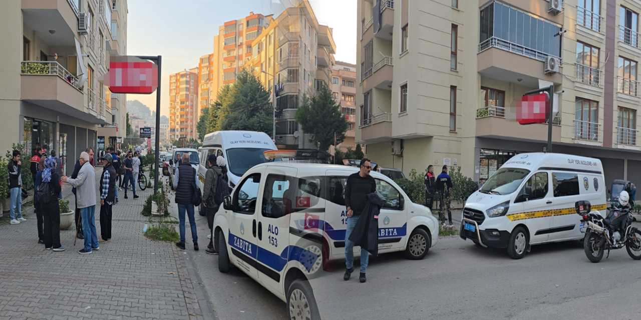 markette dehset anlari eski esine bicakla saldirdi 5uFQ5AUG.jpg