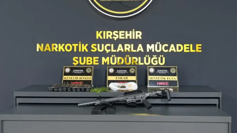 ikamete-operasyon-uyusturucu-ve-silah-ele-gecirildi-1-tutuklama-jzV7wgEq